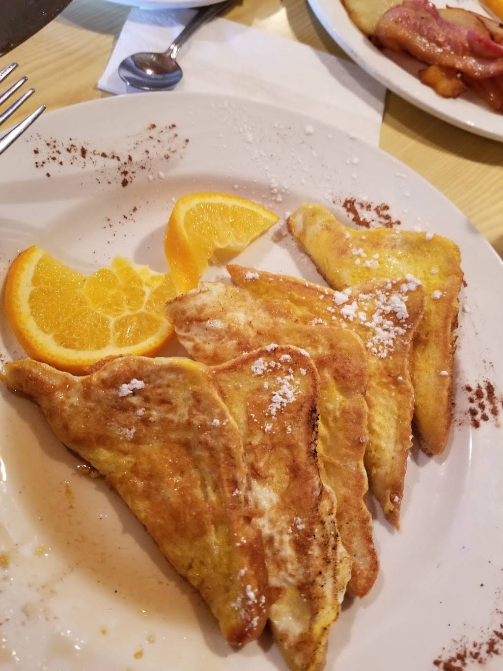 Motorama Restaurant | restaurant | 862 Danforth Ave, Toronto, ON M4J 1L7, Canada | 4164616968 OR +1 416-461-6968