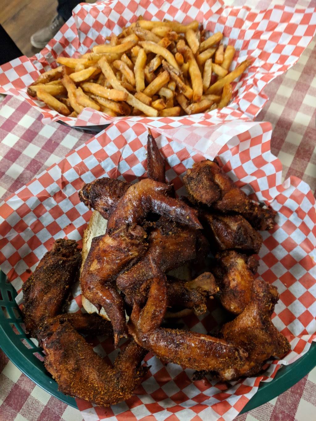 Steamboat BBQ | restaurant | 322 E Geneva Rd, Wheaton, IL 60187, USA | 6306656227 OR +1 630-665-6227