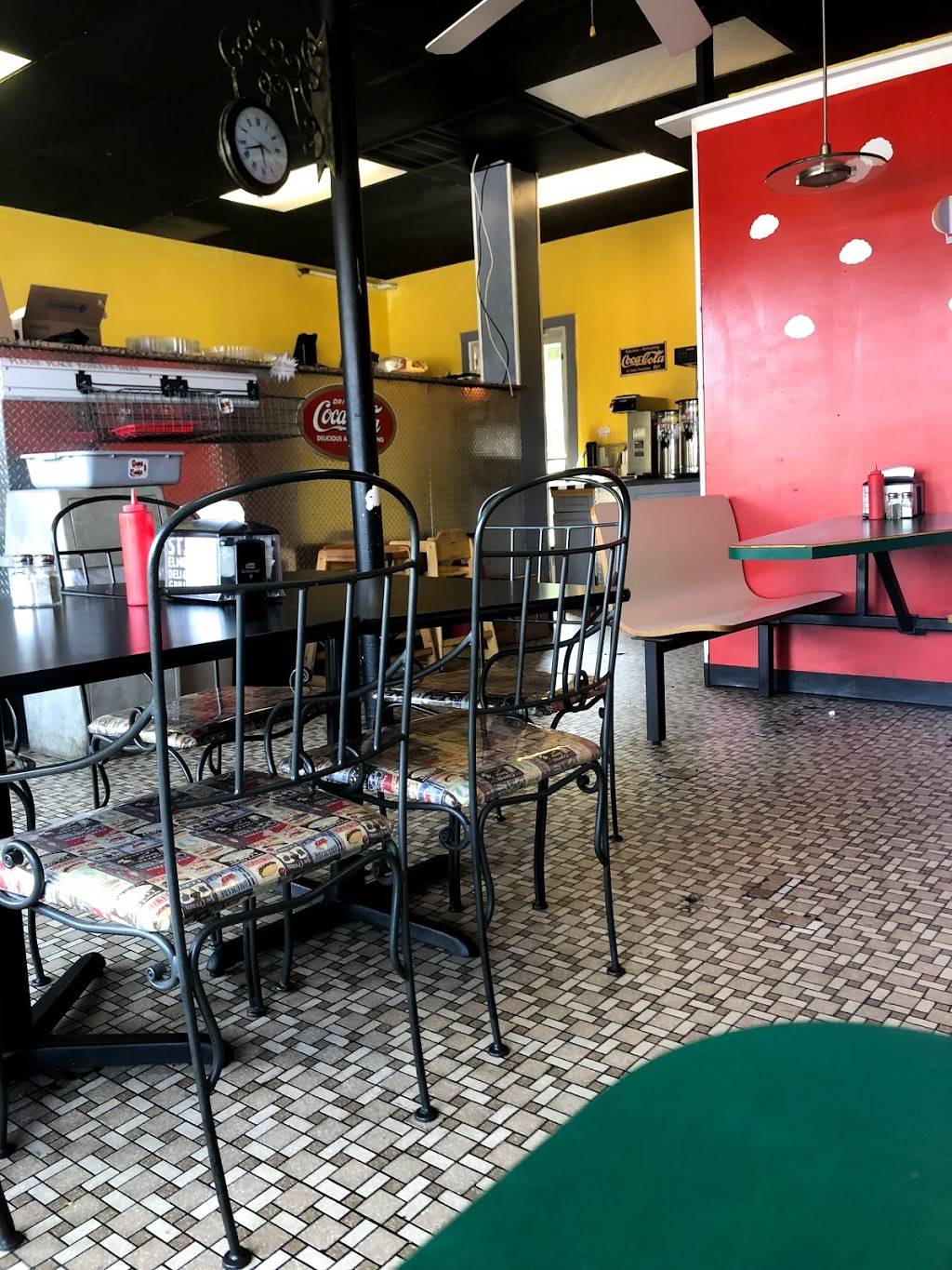 St. Elmo Deli & Grill | restaurant | 3931 St Elmo Ave, Chattanooga, TN 37409, USA | 4238255555 OR +1 423-825-5555