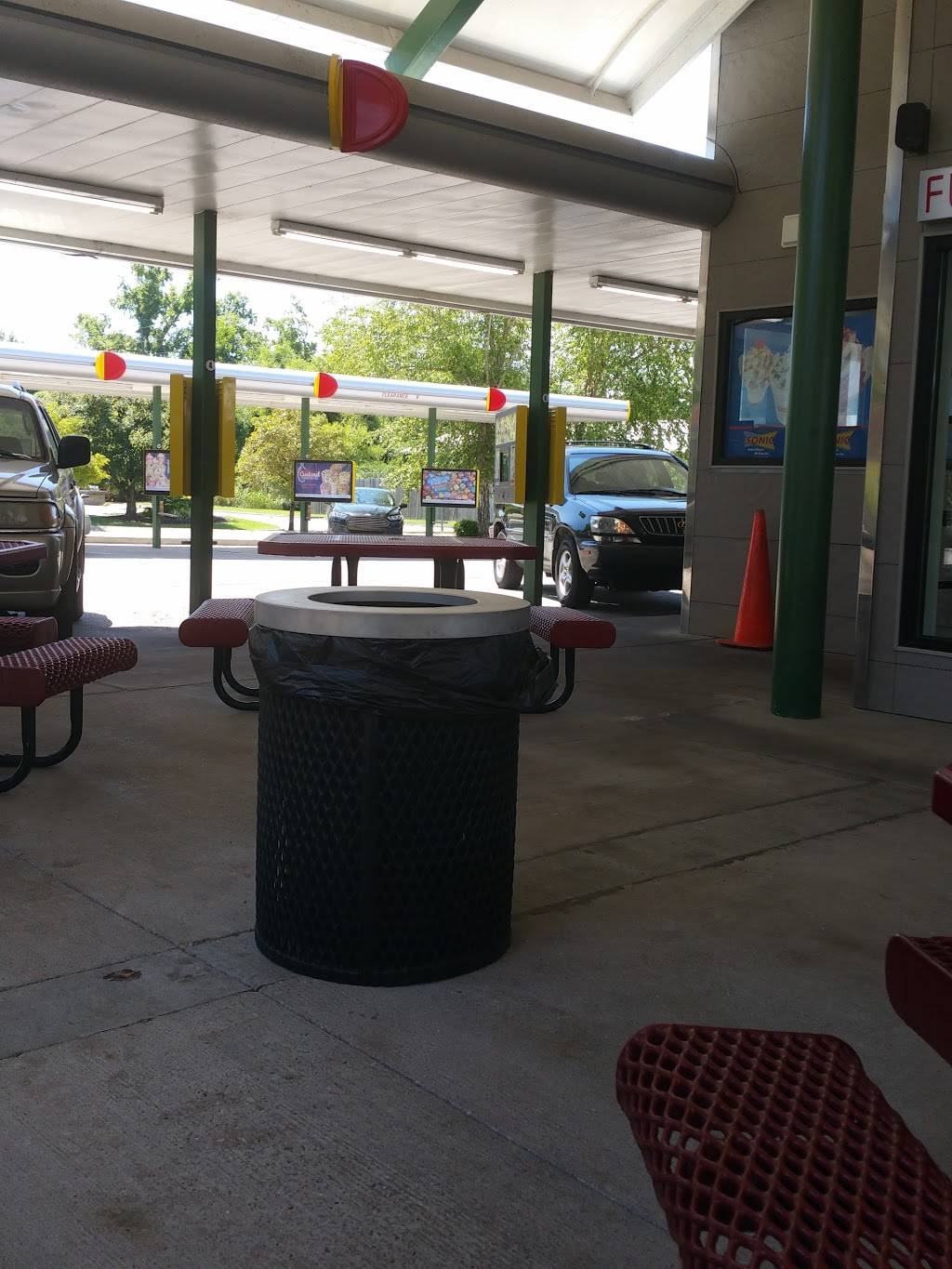 Sonic Drive-In | restaurant | 1410 Robinson Rd, Old Hickory, TN 37138, USA | 6155410480 OR +1 615-541-0480