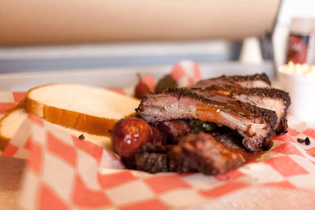 Big Vinnys BBQ | restaurant | 1800 S Congress Ave, Austin, TX 78704, USA | 5124702040 OR +1 512-470-2040