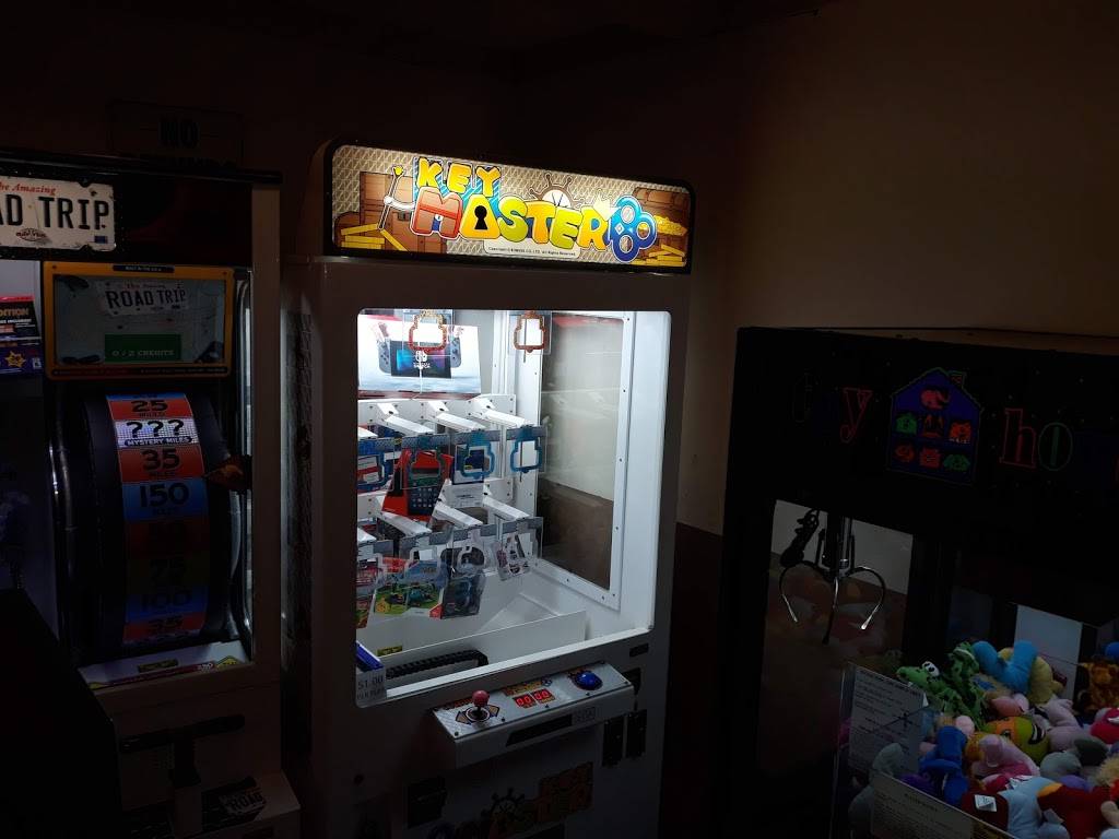 Round Table Pizza | meal delivery | 403 E Arrow Hwy, Glendora, CA 91740, USA | 6269638576 OR +1 626-963-8576