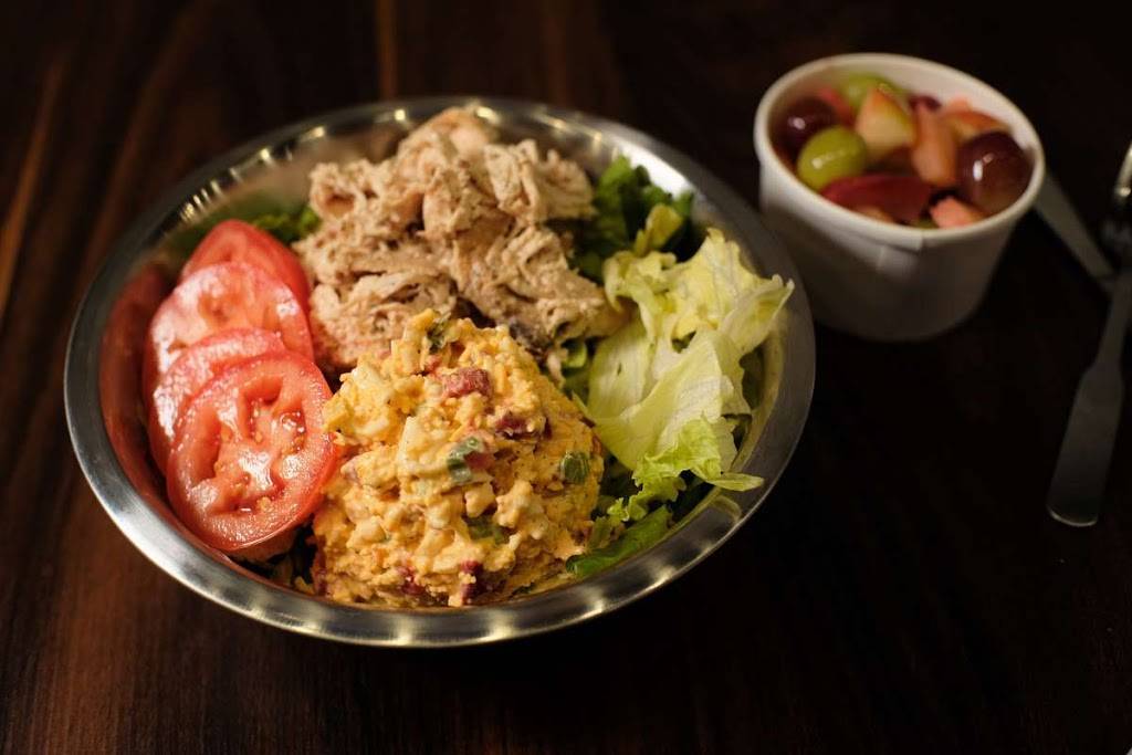 Hoos Q and Brew | restaurant | 1875 Mcfarland Blvd N Suite No. 110, Tuscaloosa, AL 35406, USA | 2052487069 OR +1 205-248-7069