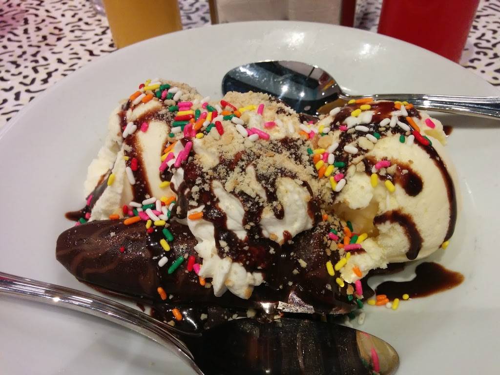 Saved By The Max | restaurant | 7100 Santa Monica Blvd #185, West Hollywood, CA 90046, USA | 3238502355 OR +1 323-850-2355