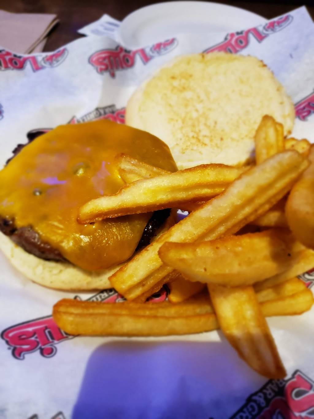 St. Louis Bar & Grill | restaurant | 6485 Mississauga Rd, Mississauga, ON L5N 1A6, Canada | 9059979464 OR +1 905-997-9464