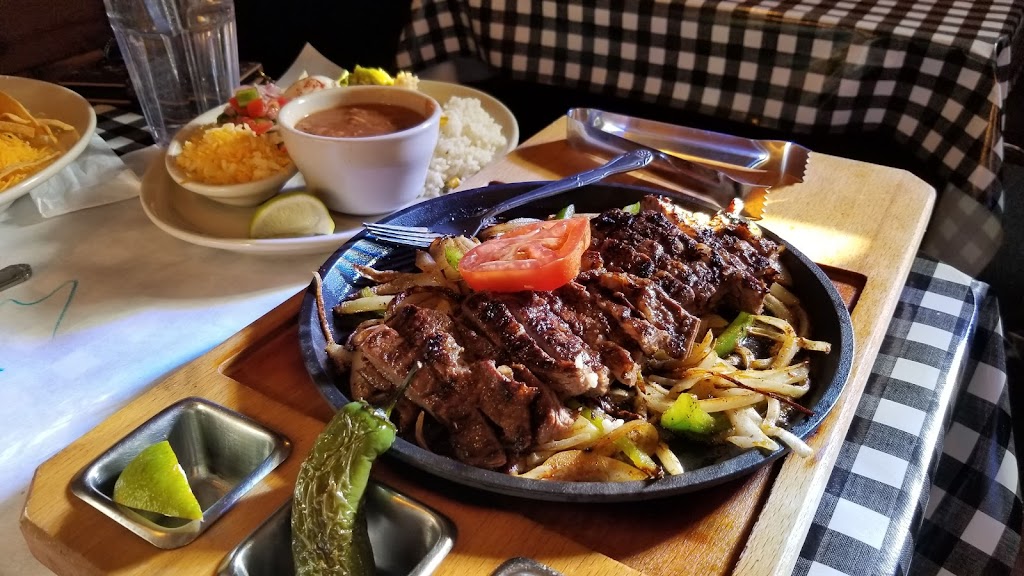 Little Bs Grill | restaurant | 14029 AR-5 South, Norfork, AR 72658, USA | 8704990483 OR +1 870-499-0483