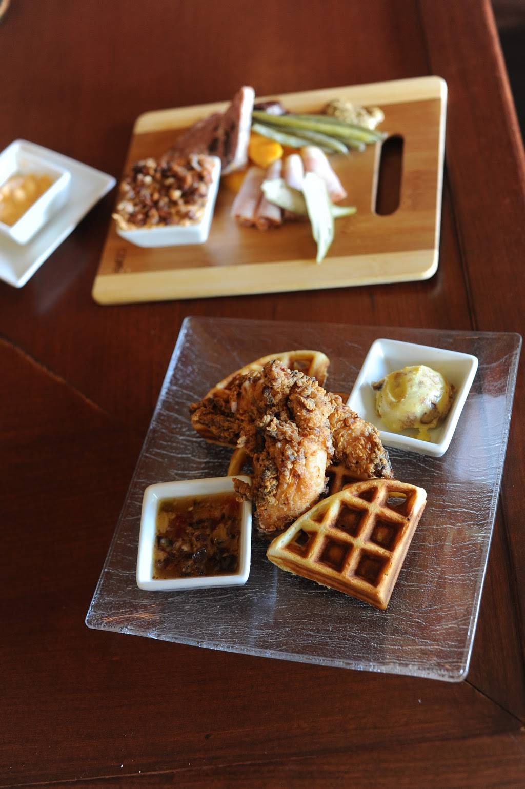 The Grove Grill | restaurant | 4550 Poplar Ave, Memphis, TN 38117, USA | 9018189951 OR +1 901-818-9951