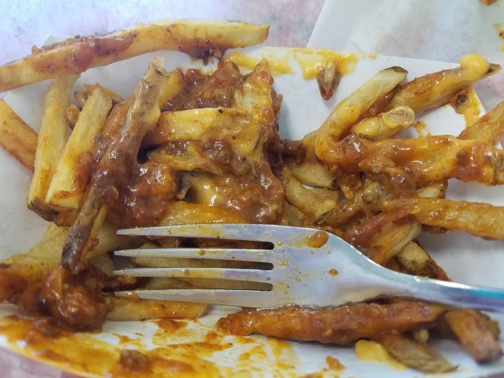 Brighton Hot Dog Shoppe | restaurant | 5990 University Blvd, Moon, PA 15108, USA | 4122999212 OR +1 412-299-9212