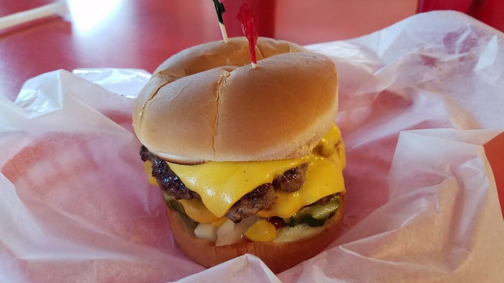 Gordons Drive-In Restaurant | restaurant | 122 W Commercial St, Mazomanie, WI 53560, USA | 6087952330 OR +1 608-795-2330