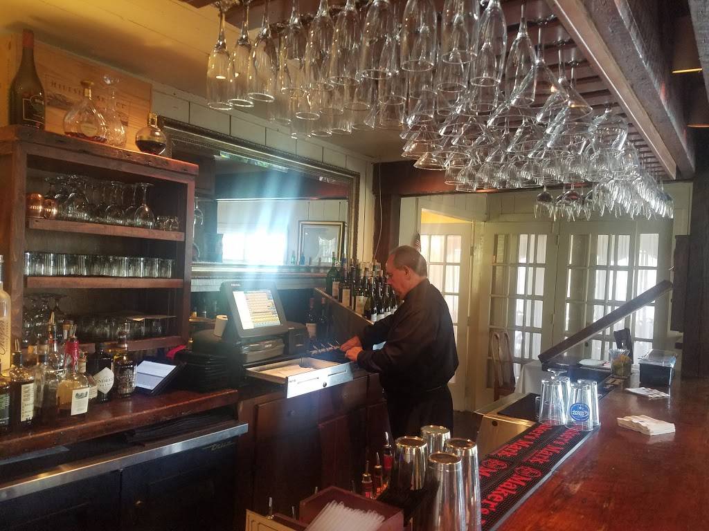 Old Fort Pub | restaurant | 65 Skull Creek Dr, Hilton Head Island, SC 29926, USA | 8436812386 OR +1 843-681-2386