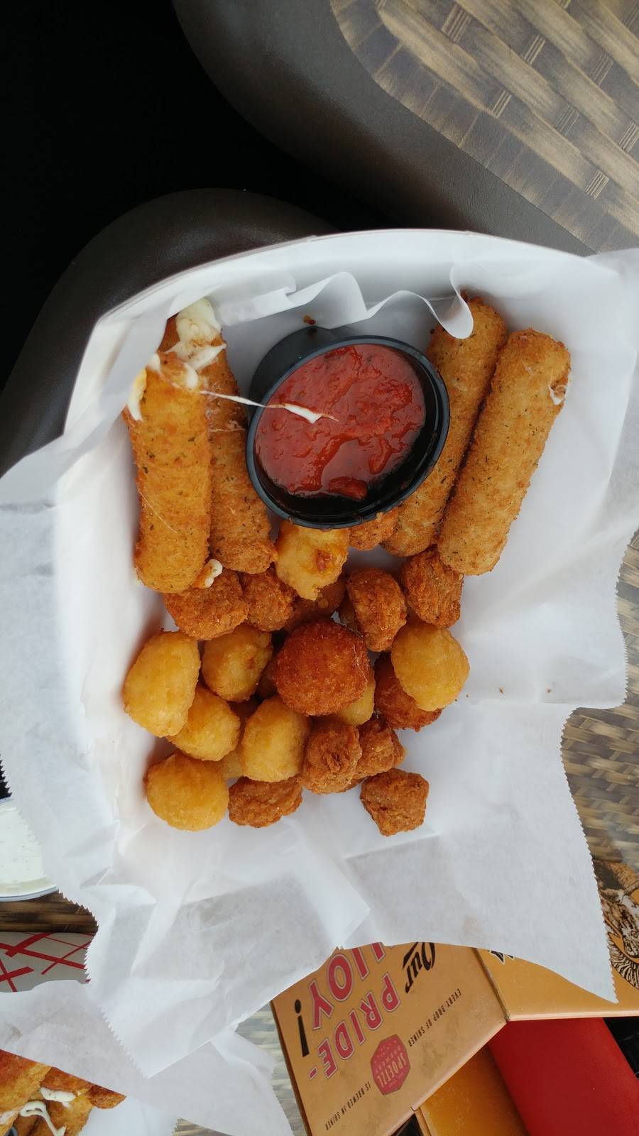 Hard Dock | restaurant | 3755 US-31, Decatur, AL 35601, USA | 2563409234 OR +1 256-340-9234