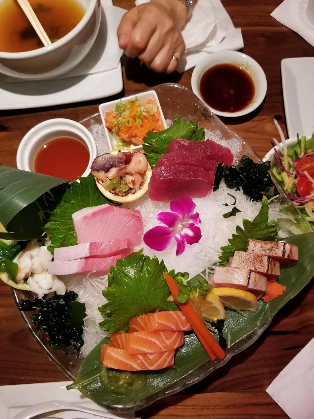 Kabuki Japanese Restaurant | restaurant | 24045 Newhall Ranch Rd A-2, Valencia, CA 91354, USA | 6617998655 OR +1 661-799-8655