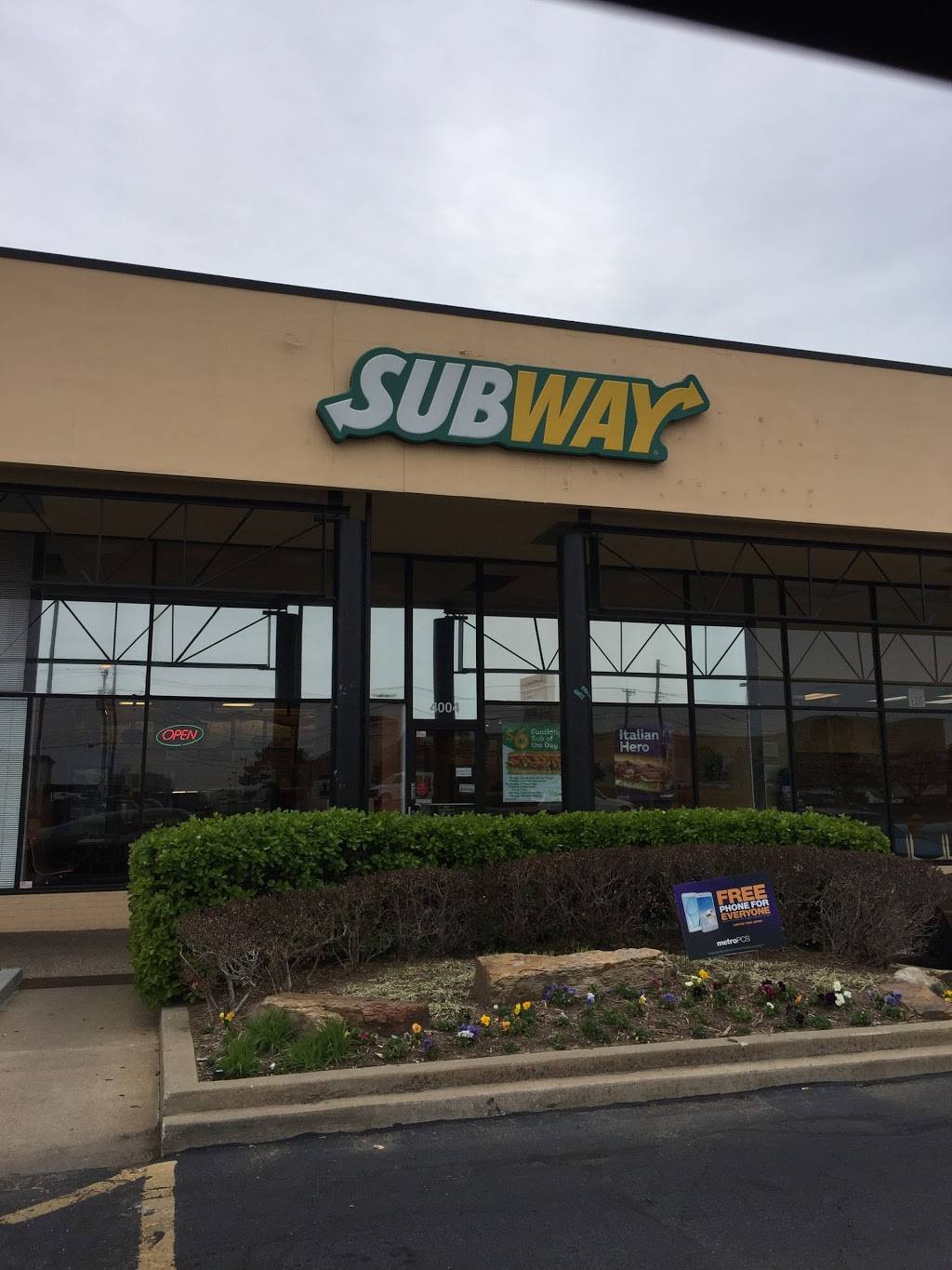 Subway Restaurants | restaurant | 4004 S Yale Ave, Tulsa, OK 74135, USA | 9185766652 OR +1 918-576-6652