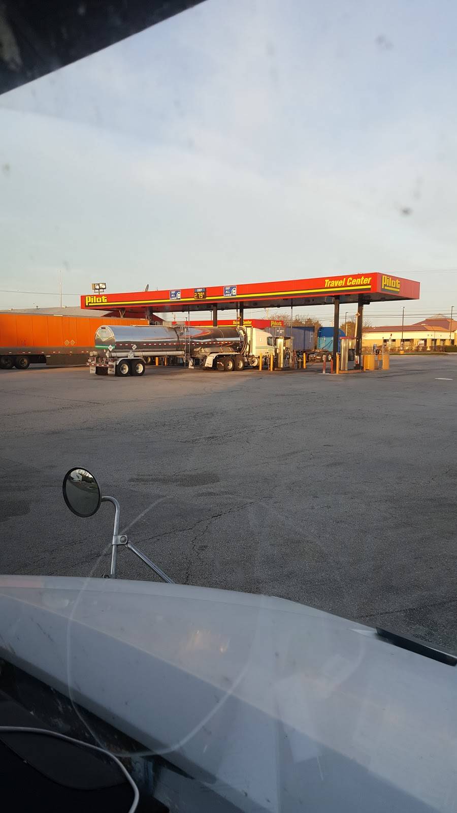 Pilot Travel Center | restaurant | 23841 W Eames St, Channahon, IL 60410, USA | 8154674455 OR +1 815-467-4455