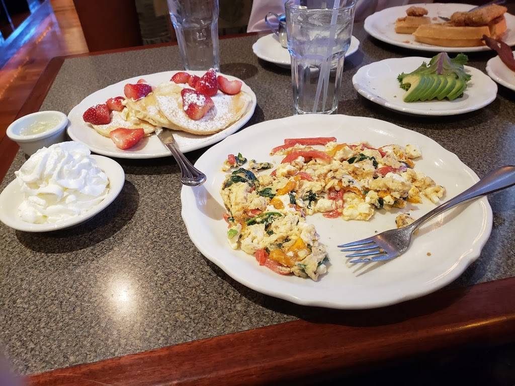 Richard Walkers Pancake House | restaurant | 5680 Northwest Hwy, Crystal Lake, IL 60014, USA | 8154799000 OR +1 815-479-9000