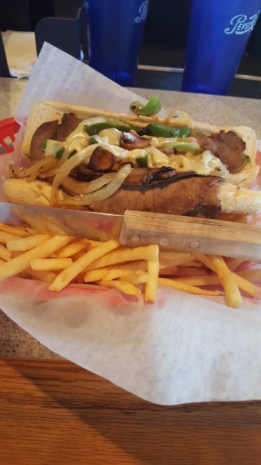 Schooner Pub & Grill | restaurant | 2203 11th Ave, Menominee, MI 49858, USA | 9068634003 OR +1 906-863-4003