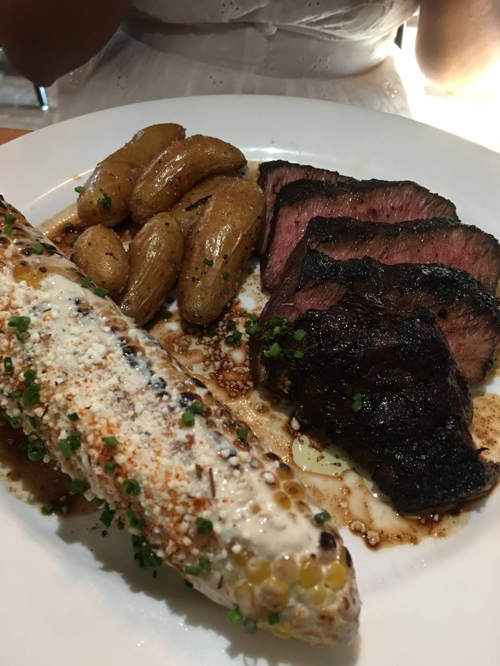 Rivers & Rhodes | restaurant | 382 Thames St, Bristol, RI 02809, USA | 4013969811 OR +1 401-396-9811