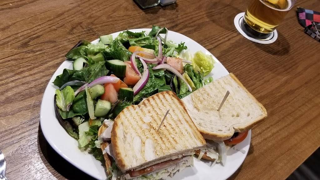 Big Rig Kitchen & Brewery | restaurant | 1980 Ogilvie Rd #115, Gloucester, ON K1J 9L3, Canada | 6135523336 OR +1 613-552-3336