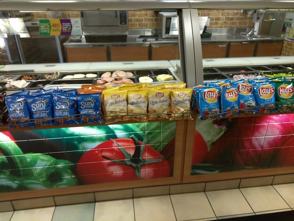 Subway | meal takeaway | 3103 NE 82nd Ave, Portland, OR 97220, USA | 5037197075 OR +1 503-719-7075