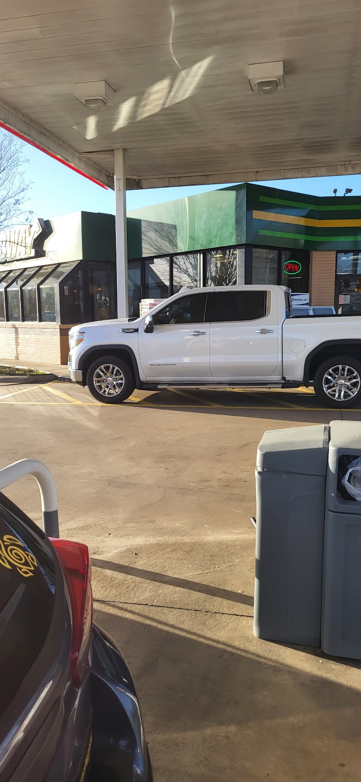 Shell | restaurant | 16800 Chenal Pkwy, Little Rock, AR 72223, USA | 5018212551 OR +1 501-821-2551