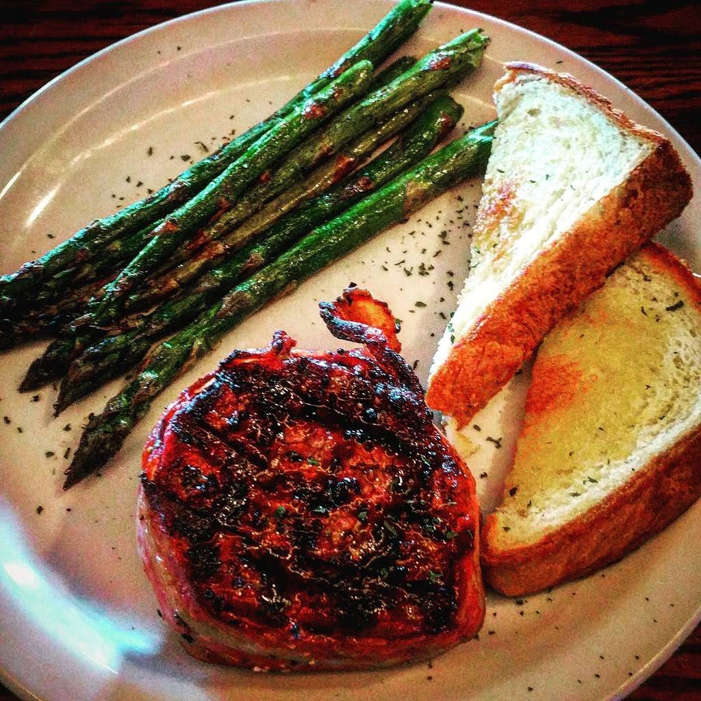 Embers Bar & Grill | restaurant | 1370 W Chicago Blvd, Tecumseh, MI 49286, USA | 5174232601 OR +1 517-423-2601