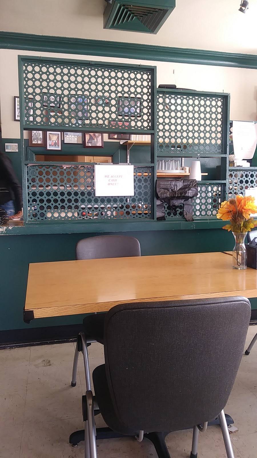 Granny-Bs | restaurant | 2632 W 71st St, Chicago, IL 60629, USA | 7739254491 OR +1 773-925-4491