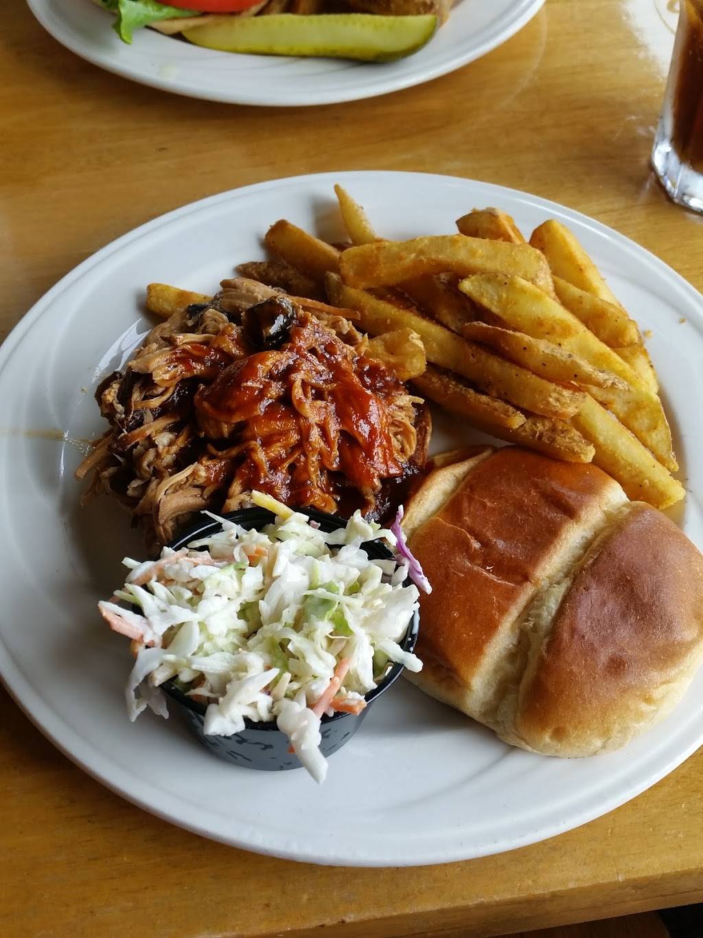 Flying Goose Brew Pub | restaurant | 40 Andover Road, New London, NH 03257, USA | 6035266899 OR +1 603-526-6899