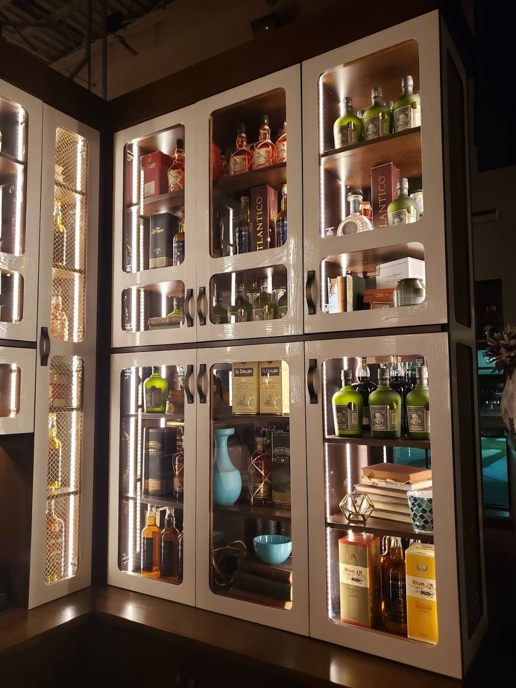 Paladar Latin Kitchen & Rum Bar | restaurant | 28601 Chagrin Blvd #900, Woodmere, OH 44122, USA | 2168969020 OR +1 216-896-9020