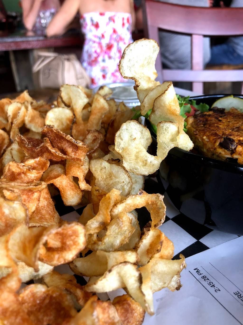 Burger Rebellion | restaurant | 1326 London Rd, Sarnia, ON N7S 1P7, Canada | 5197040293 OR +1 519-704-0293