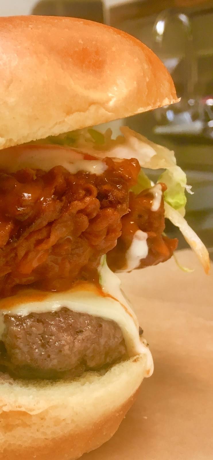 Little Brother Burger Company | restaurant | 420 Main St, New London, NH 03257, USA | 6038770196 OR +1 603-877-0196