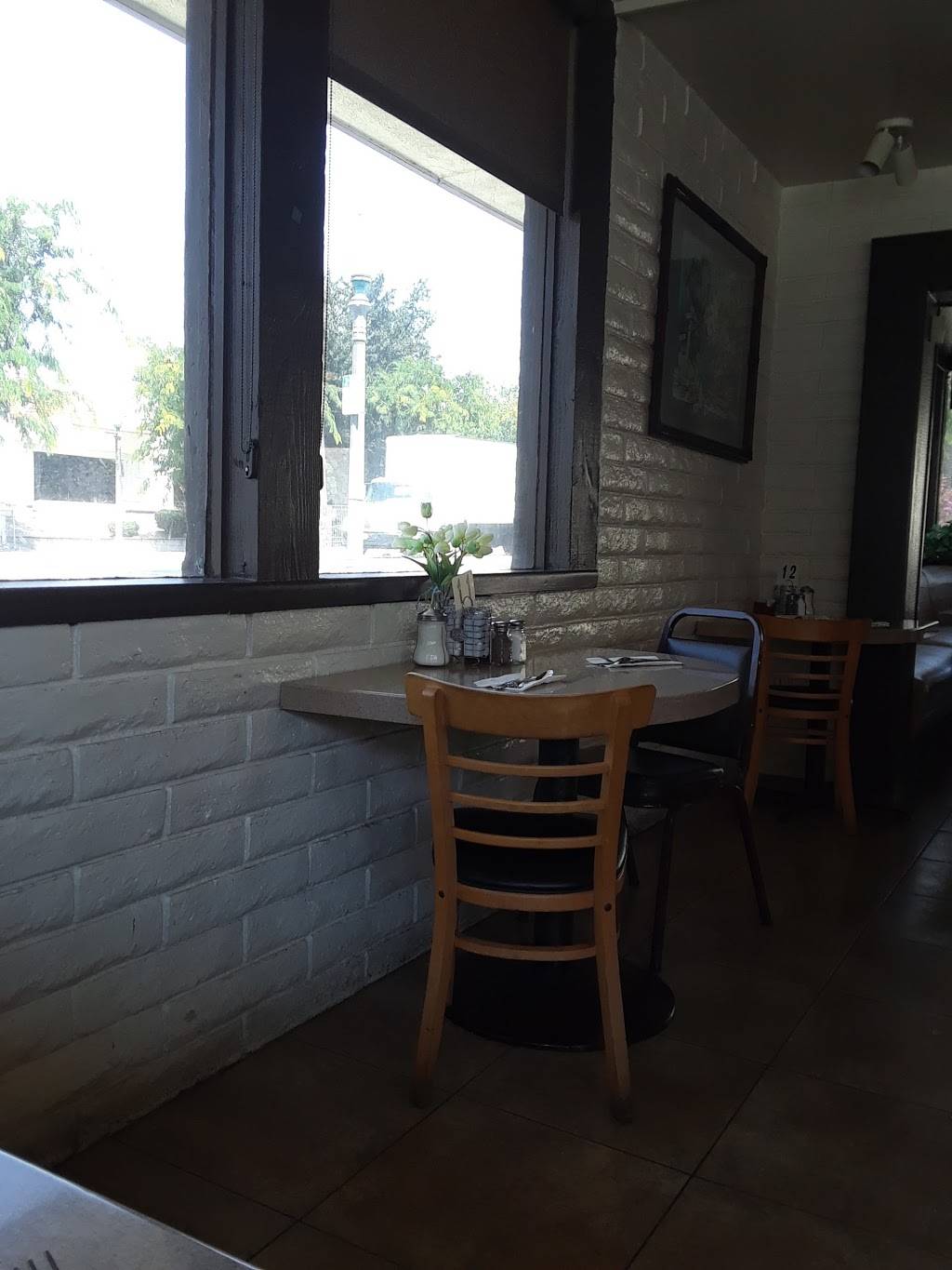 Yum Yum Restaurant | restaurant | 1303, 541 N D St, San Bernardino, CA 92401, USA | 9098850150 OR +1 909-885-0150