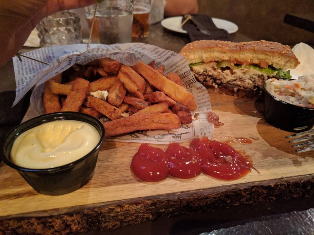 Le Globe Steakhouse | restaurant | 343 5e rue de la Pointe, Shawinigan, QC G9N 1E4, Canada | 8195373377 OR +1 819-537-3377