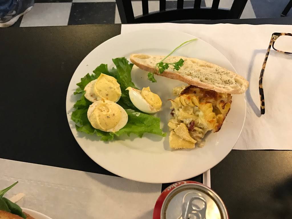 Ivy Bake Shoppe & Cafe | restaurant | 514 Jefferson St, Burlington, IA 52601, USA | 3197545924 OR +1 319-754-5924