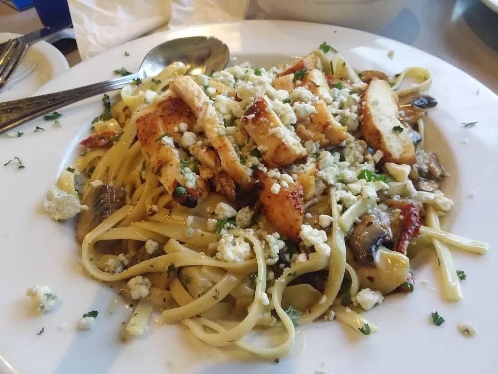 Strings Italian Cafe | restaurant | 1971 W Caldwell Ave, Visalia, CA 93277, USA | 5597397113 OR +1 559-739-7113