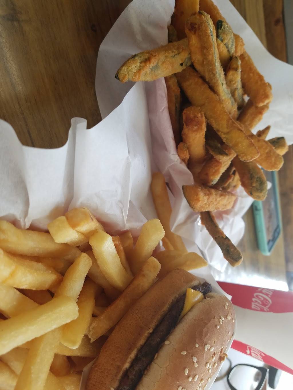 Johnnys Burgers | restaurant | 4825 La Sierra Ave, Riverside, CA 92505, USA | 9516881000 OR +1 951-688-1000