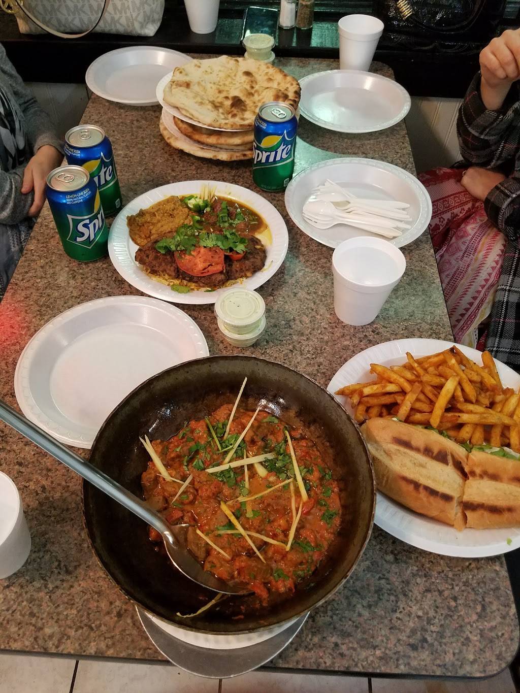 East West Grill | restaurant | 2721 Wilson Blvd, Arlington, VA 22201, USA | 7033124888 OR +1 703-312-4888