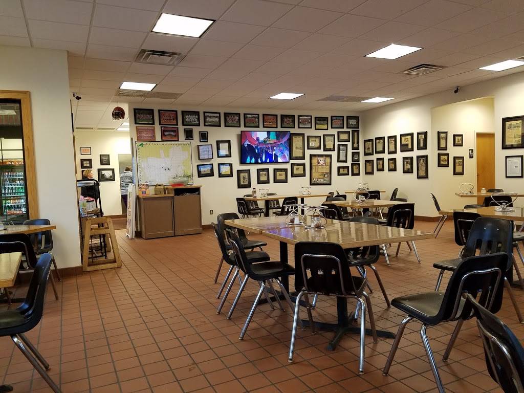 Marks Pizzeria | restaurant | 240 E Main St, Palmyra, NY 14522, USA | 3155972727 OR +1 315-597-2727