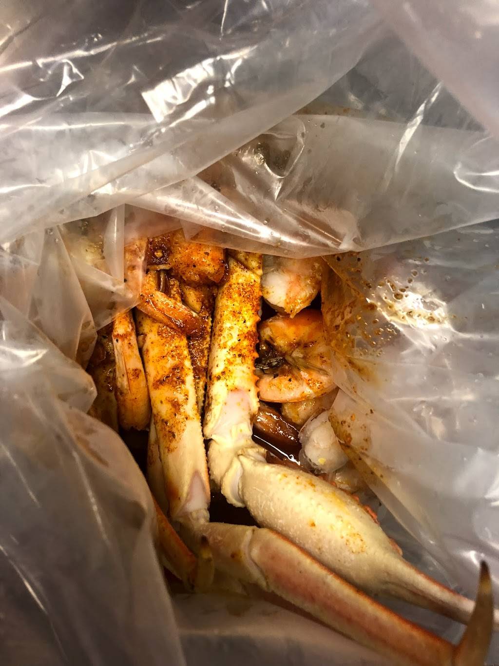 The Seafood King | restaurant | 180 State Farm Pkwy, Birmingham, AL 35209, USA | 2056373630 OR +1 205-637-3630