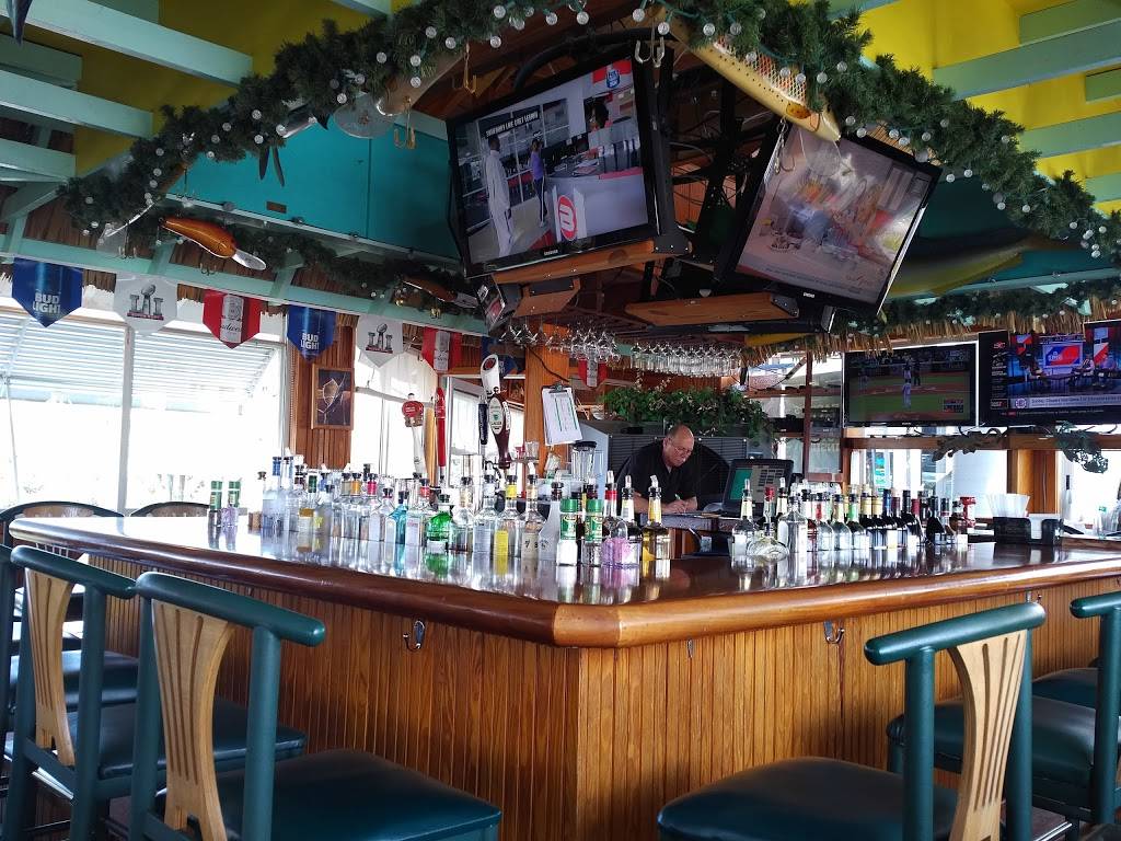 Billy’s Stone Crab | restaurant | 1 Collany Rd, Tierra Verde, FL 33715, USA | 7278662115 OR +1 727-866-2115