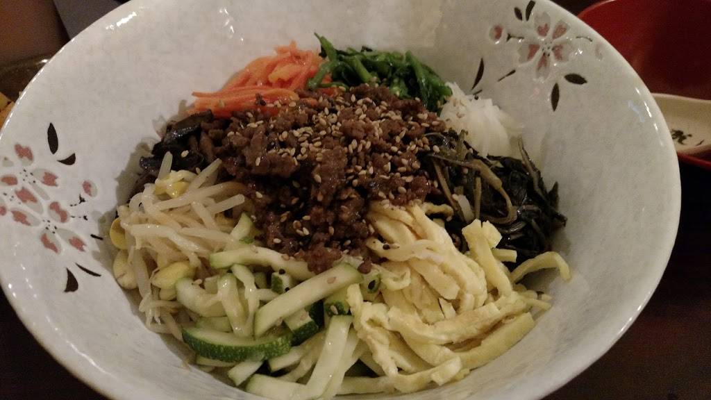 Midori | restaurant | 3000 Whitney Ave #4, Hamden, CT 06518, USA | 2032483322 OR +1 203-248-3322