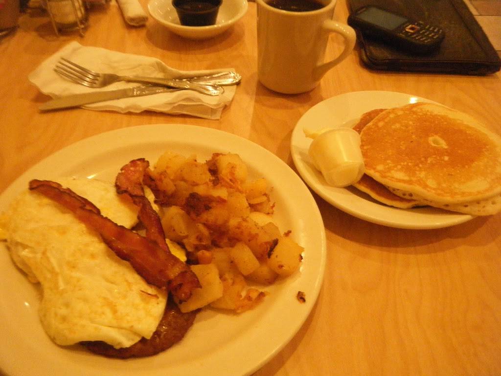 Village Restaurant | restaurant | 1540 Main St, Pleasant Valley, NY 12569, USA | 8456359976 OR +1 845-635-9976