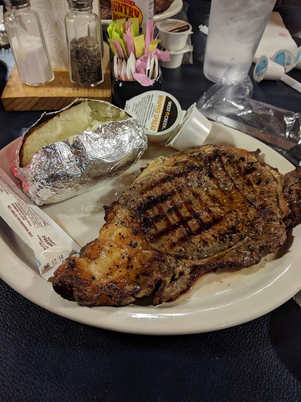 K C s Farmhouse Restaurant | restaurant | 93 College Drive, Lexington, TN 38351, USA | 7312499236 OR +1 731-249-9236