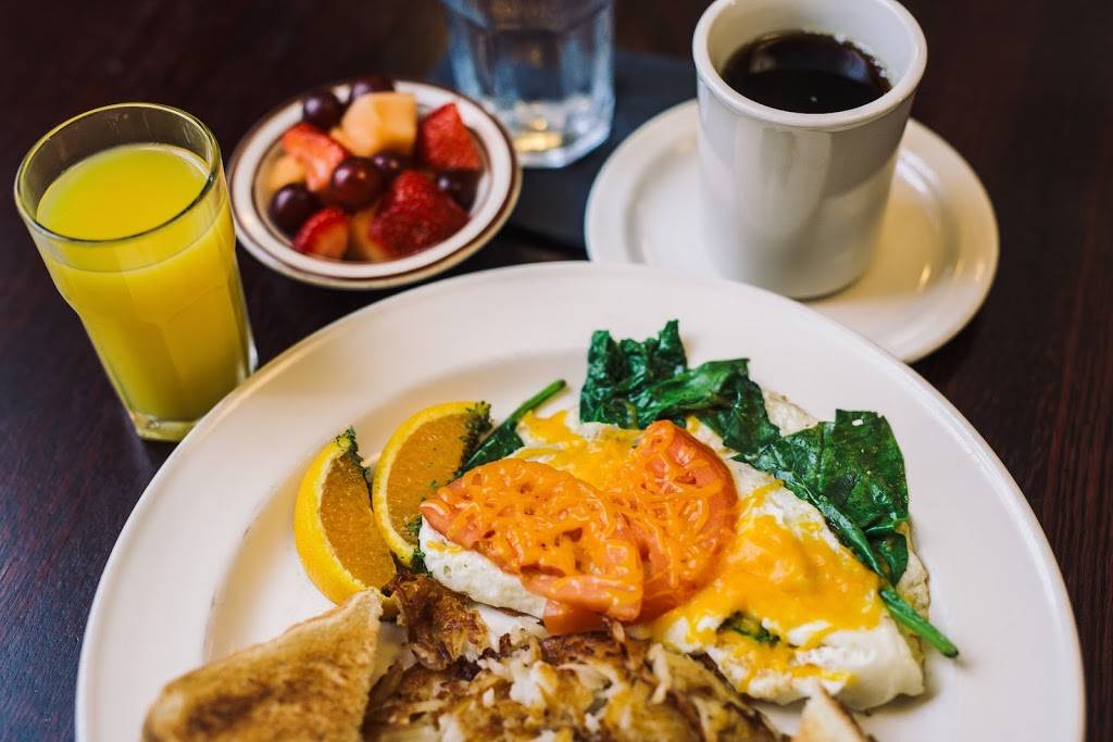 Luciles Steaks & Spirits in The Continental Hotel | restaurant | 217 N 13th St, Centerville, IA 52544, USA | 6414371025 OR +1 641-437-1025