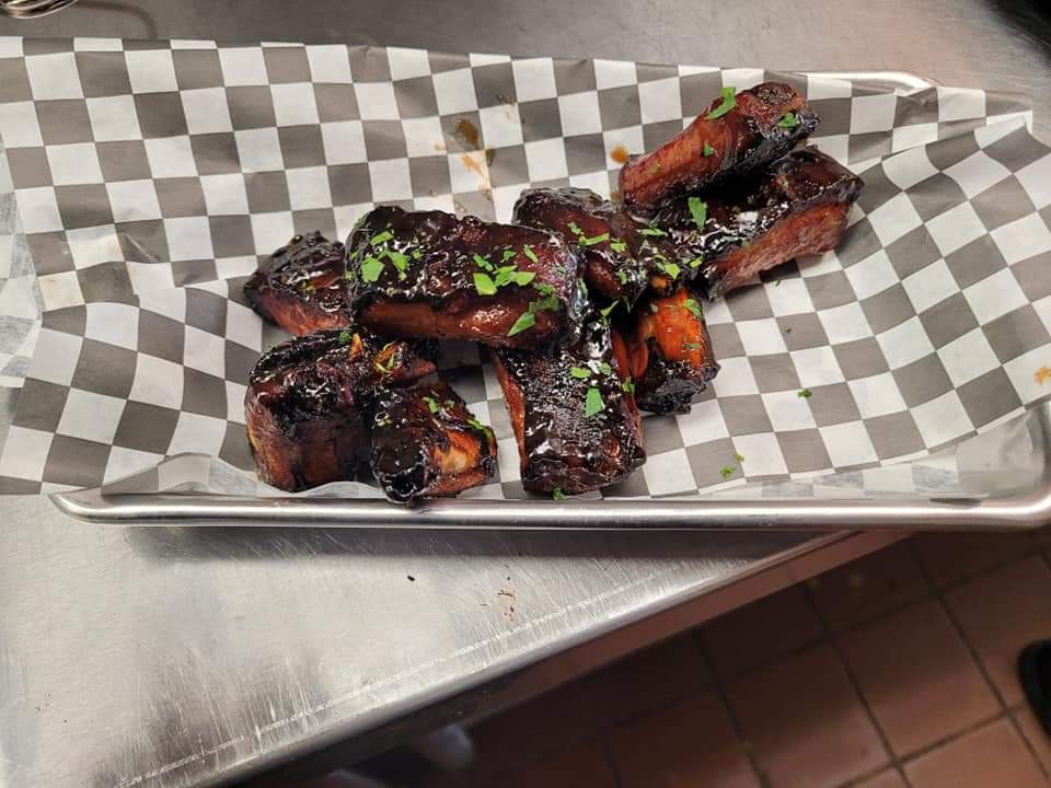 The Swine Cellar | restaurant | 1264 E Chicago Ave #102, Naperville, IL 60540, USA | 6304458016 OR +1 630-445-8016