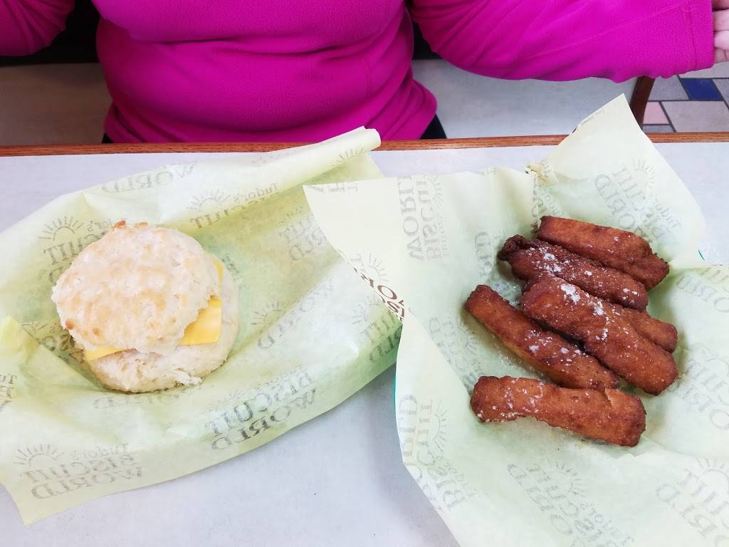 Tudors Biscuit World | restaurant | 1125 Airport Rd, Beaver, WV 25813, USA | 3042527590 OR +1 304-252-7590