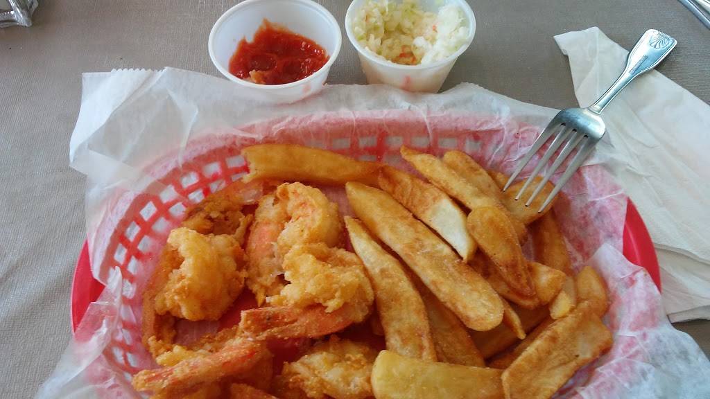 Rivercrest Lighthouse Marina Restaurant and Lounge | restaurant | 375 W Vaughn Dr, Madison, IN 47250, USA | 8122653280 OR +1 812-265-3280