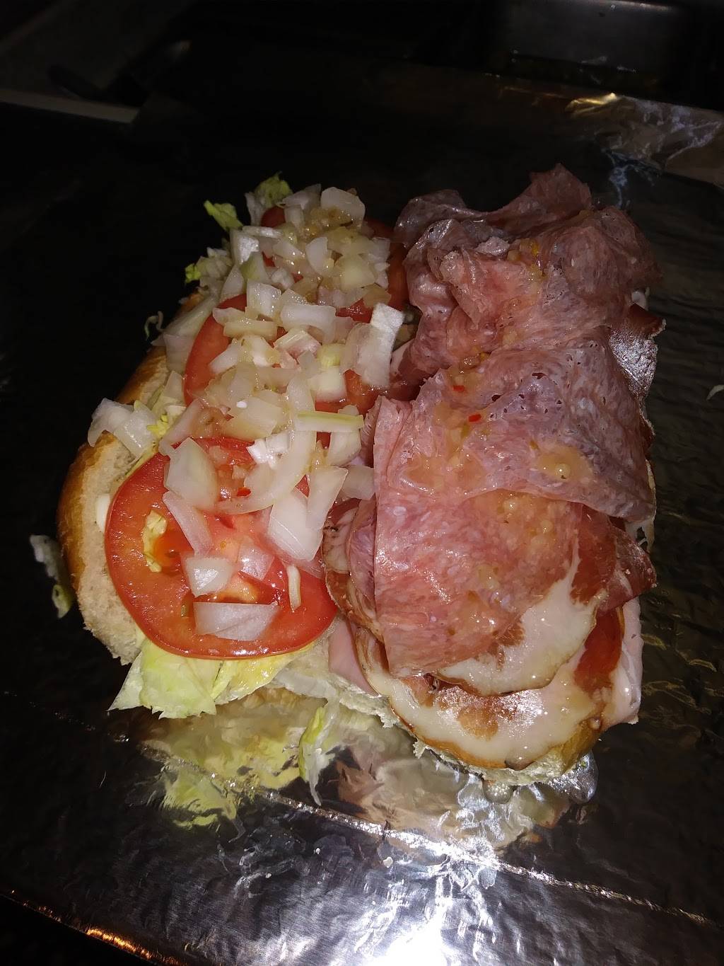 Big Chill | restaurant | 623 Wilcox St, Joliet, IL 60435, USA | 8157220355 OR +1 815-722-0355
