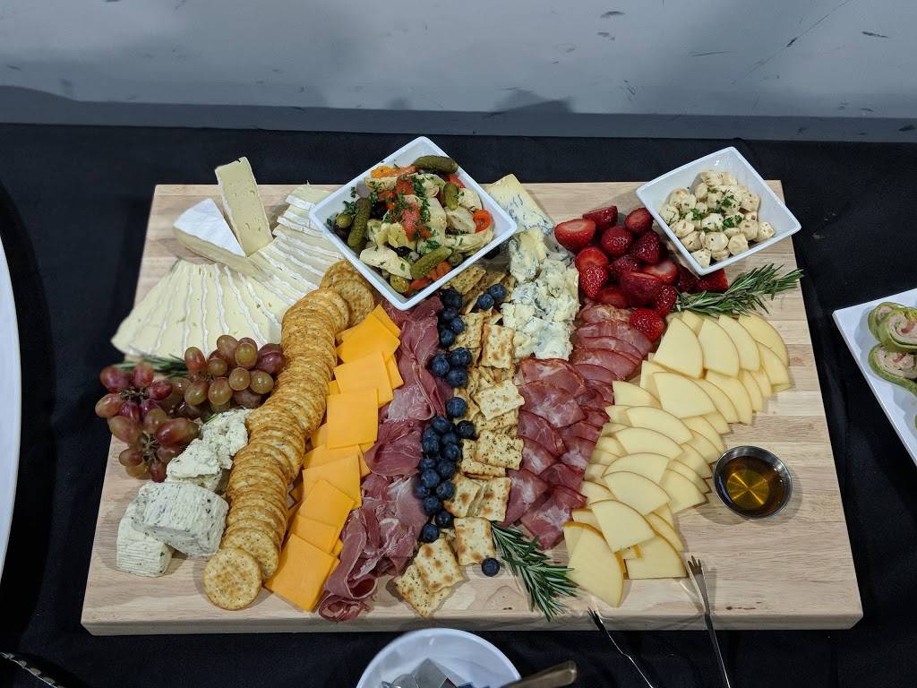 Top Shelf Sports Lounge | restaurant | 3173 Cypress Ridge Blvd., Wesley Chapel, FL 33544, USA | 8139531032 OR +1 813-953-1032