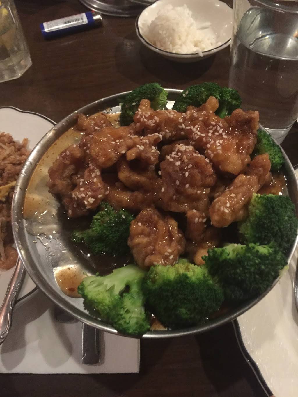 Huis Cantonese American Cuisine | restaurant | 8820 W North Ave, Wauwatosa, WI 53226, USA | 4144755150 OR +1 414-475-5150