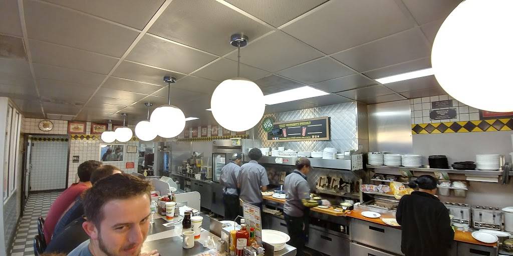 Waffle House | meal takeaway | 7800 Senoia Rd, Fairburn, GA 30213, USA | 7709643988 OR +1 770-964-3988